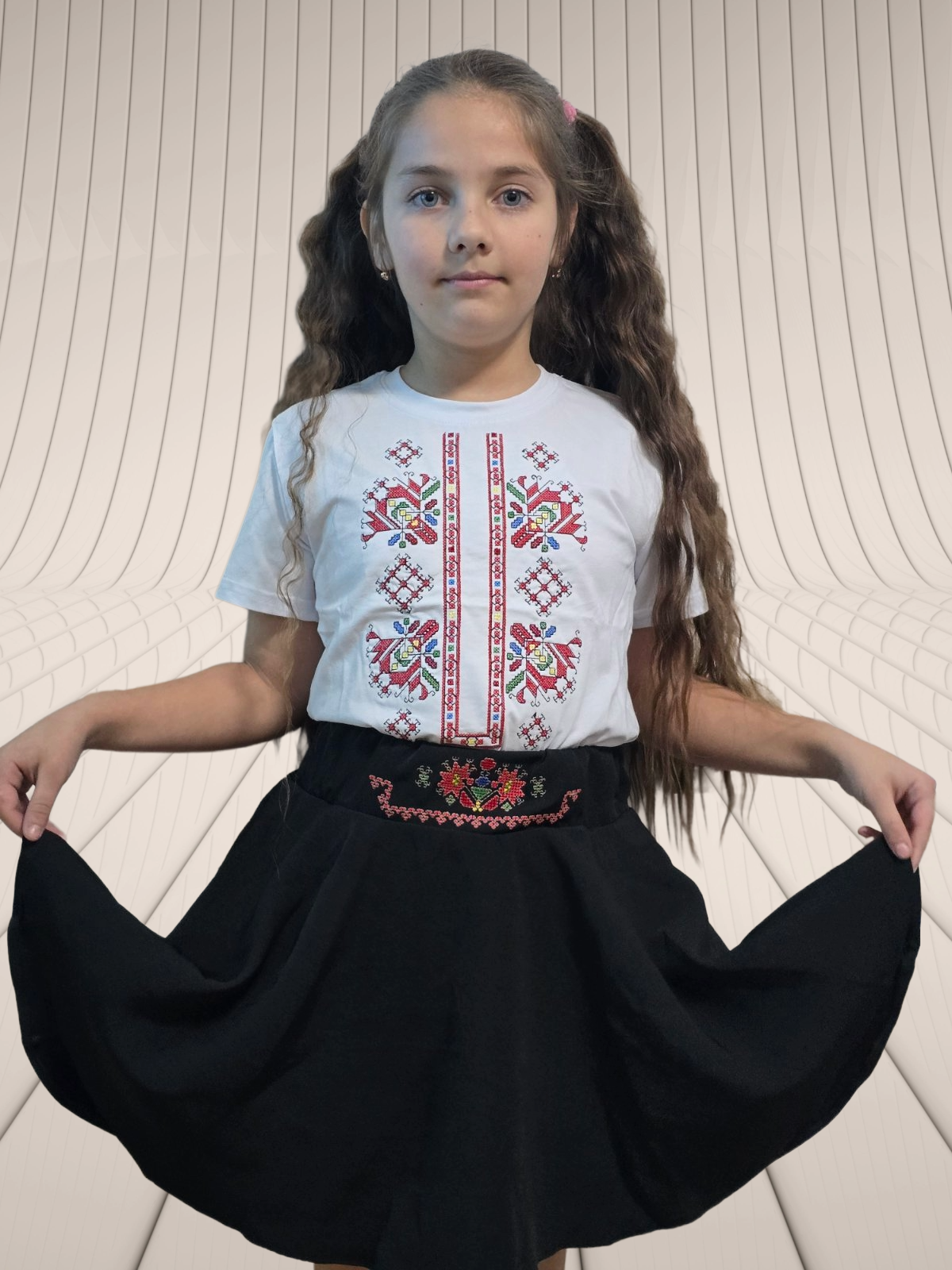 Second image of ДЕТСКА ПОЛА КЛОШ- ЗАВЪРТЯНО ХОРО (ЧЕРНО)